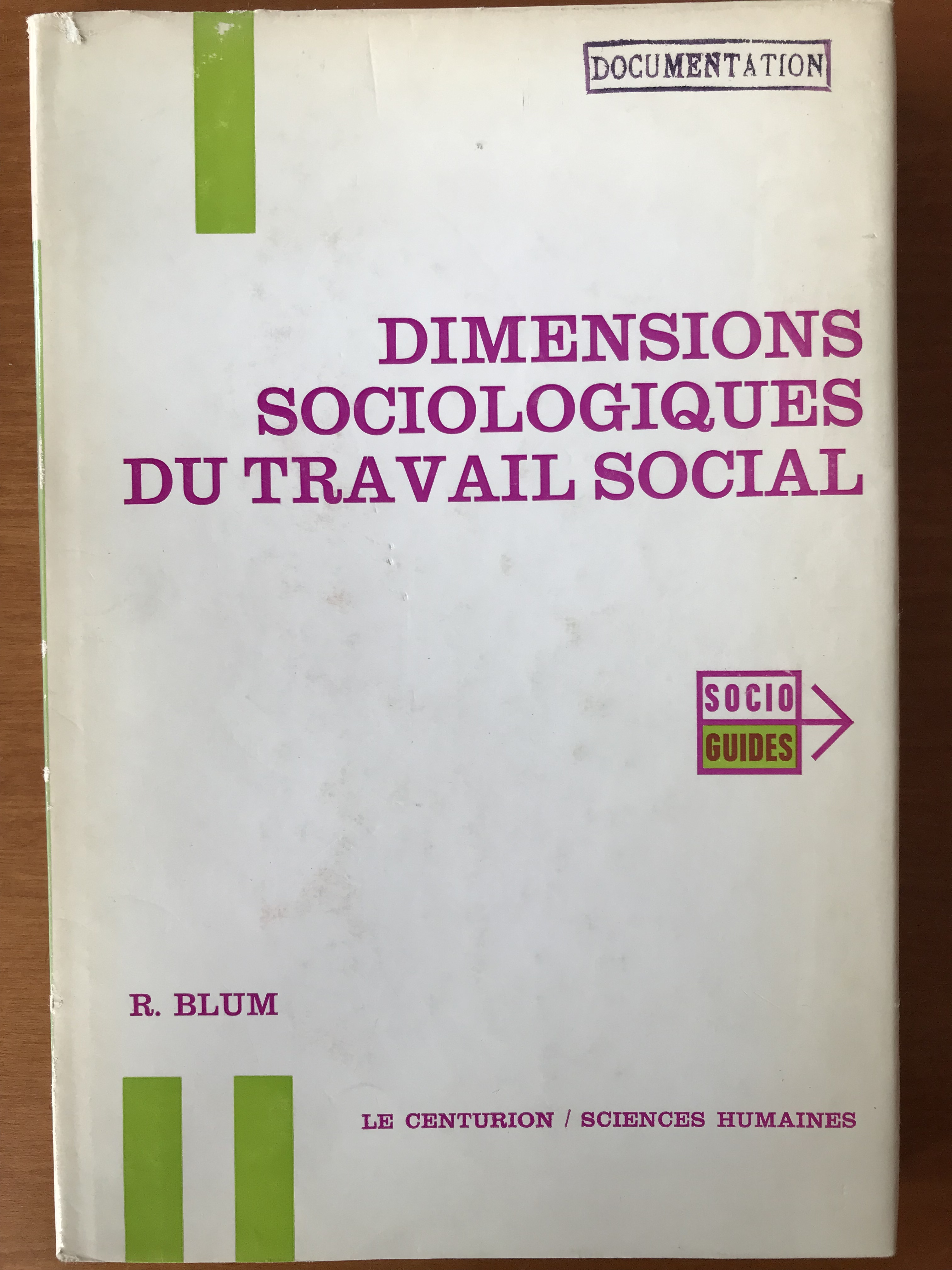 Dimensions sociologiques du travail social